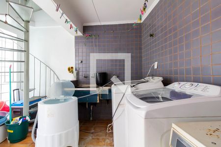 Casa à venda com 390m², 6 quartos e 8 vagas Casa à venda com 390m², 6 quartos e 8 vagasÁrea de Serviço