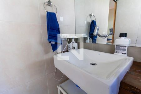 Casa à venda com 390m², 6 quartos e 8 vagas Casa à venda com 390m², 6 quartos e 8 vagasBanheiro da Suíte 1