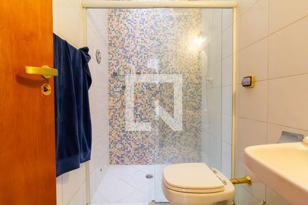 Casa à venda com 390m², 6 quartos e 8 vagas Casa à venda com 390m², 6 quartos e 8 vagasBanheiro 4