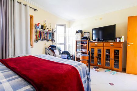 Casa à venda com 390m², 6 quartos e 8 vagas Casa à venda com 390m², 6 quartos e 8 vagasQuarto 4