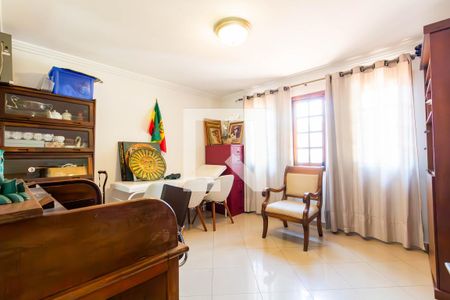 Casa à venda com 390m², 6 quartos e 8 vagas Casa à venda com 390m², 6 quartos e 8 vagasQuarto 3 - suíte