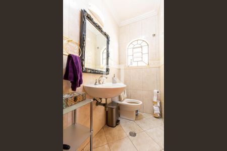 Casa à venda com 390m², 6 quartos e 8 vagas Casa à venda com 390m², 6 quartos e 8 vagasBanheiro 5