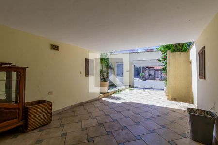 Casa à venda com 390m², 6 quartos e 8 vagas Casa à venda com 390m², 6 quartos e 8 vagasGaragem 2