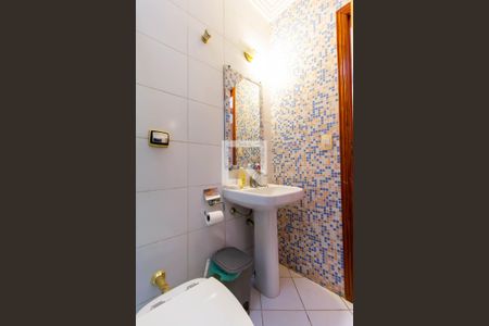 Casa à venda com 390m², 6 quartos e 8 vagas Casa à venda com 390m², 6 quartos e 8 vagasBanheiro 4