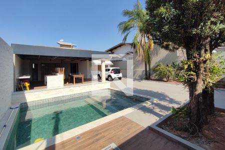 Casa à venda com 180m², 3 quartos e 2 vagasPiscina