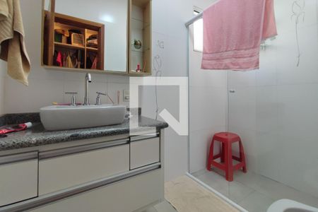 Casa à venda com 180m², 3 quartos e 2 vagasBanheiro da Suíte