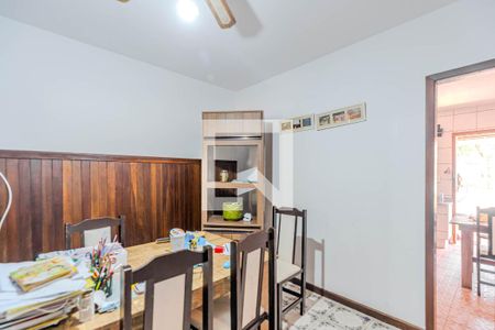 Sala de casa para alugar com 3 quartos, 74m² em Guarujá, Porto Alegre