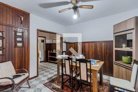 Sala de casa para alugar com 3 quartos, 74m² em Guarujá, Porto Alegre