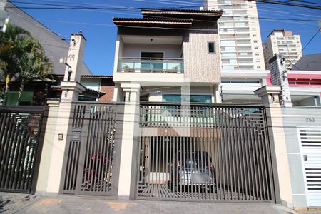 Casa à venda com 278m², 3 quartos e 4 vagasFachada
