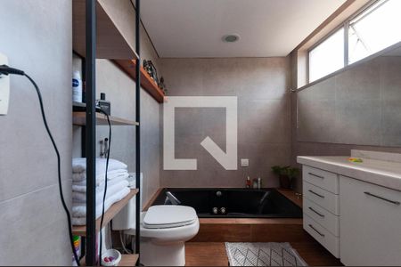 Casa à venda com 300m², 3 quartos e 2 vagas Casa à venda com 300m², 3 quartos e 2 vagasBanheiro do quarto 1 Suíte