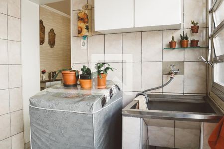 Casa à venda com 374m², 6 quartos e 5 vagas Casa à venda com 374m², 6 quartos e 5 vagasÁrea de Serviço