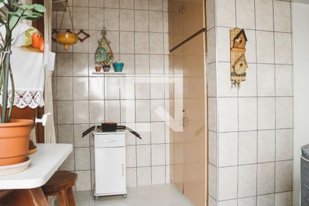 Casa à venda com 374m², 6 quartos e 5 vagas Casa à venda com 374m², 6 quartos e 5 vagasÁrea de Serviço