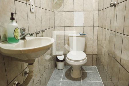 Casa à venda com 374m², 6 quartos e 5 vagas Casa à venda com 374m², 6 quartos e 5 vagasLavabo