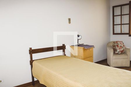 Casa à venda com 374m², 6 quartos e 5 vagas Casa à venda com 374m², 6 quartos e 5 vagasQuarto