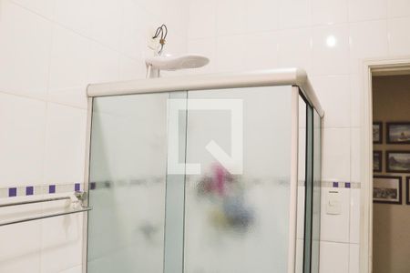 Casa à venda com 374m², 6 quartos e 5 vagas Casa à venda com 374m², 6 quartos e 5 vagasBanheiro