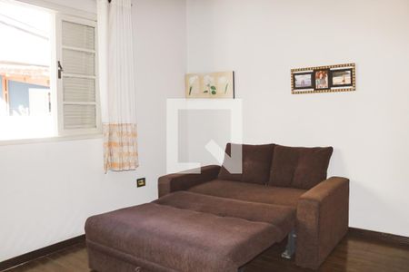 Casa à venda com 374m², 6 quartos e 5 vagas Casa à venda com 374m², 6 quartos e 5 vagasQuarto