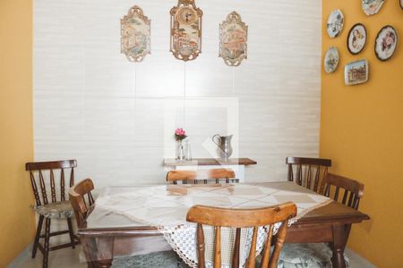 Casa à venda com 374m², 6 quartos e 5 vagas Casa à venda com 374m², 6 quartos e 5 vagasCozinha