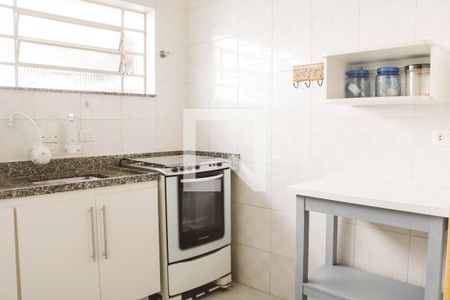 Casa à venda com 374m², 6 quartos e 5 vagas Casa à venda com 374m², 6 quartos e 5 vagasCozinha