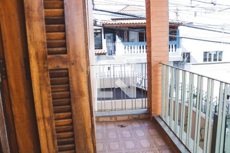 Casa à venda com 374m², 6 quartos e 5 vagas Casa à venda com 374m², 6 quartos e 5 vagasVaranda