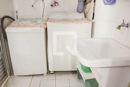 Casa à venda com 374m², 6 quartos e 5 vagas Casa à venda com 374m², 6 quartos e 5 vagasÁrea de Serviço