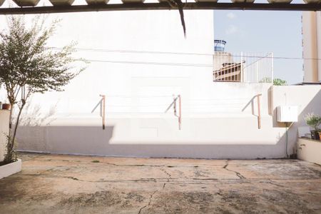 Casa à venda com 374m², 6 quartos e 5 vagas Casa à venda com 374m², 6 quartos e 5 vagasQuintal