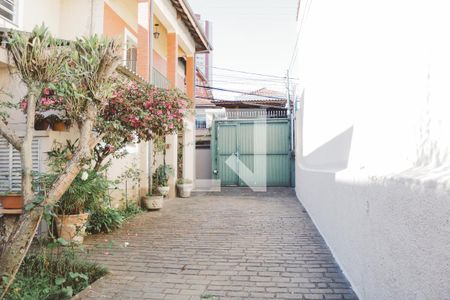 Casa à venda com 374m², 6 quartos e 5 vagas Casa à venda com 374m², 6 quartos e 5 vagasQuintal