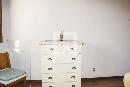 Casa à venda com 374m², 6 quartos e 5 vagas Casa à venda com 374m², 6 quartos e 5 vagasQuarto