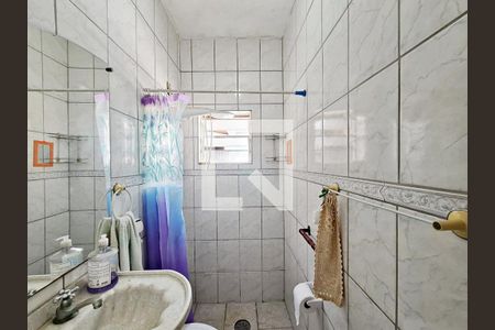 Casa à venda com 138m², 2 quartos e 3 vagas Casa à venda com 138m², 2 quartos e 3 vagasBanheiro da Edícula