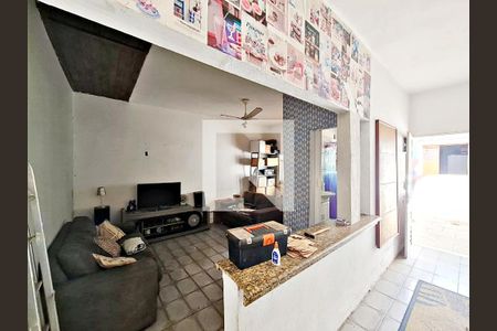 Casa à venda com 138m², 2 quartos e 3 vagas Casa à venda com 138m², 2 quartos e 3 vagasEdícula