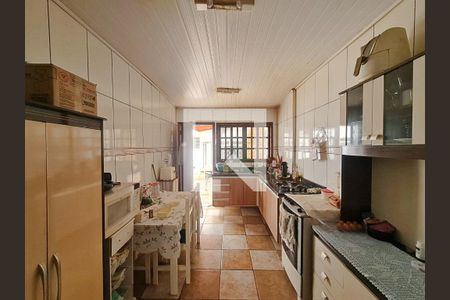 Casa à venda com 138m², 2 quartos e 3 vagas Casa à venda com 138m², 2 quartos e 3 vagasCozinha