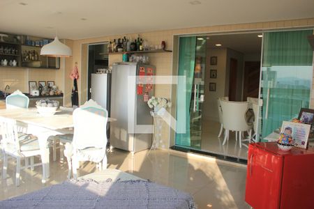 Apartamento à venda com 165m², 3 quartos e 3 vagasVaranda gourmet da sala