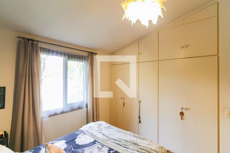 Casa à venda com 300m², 4 quartos e 2 vagas Casa à venda com 300m², 4 quartos e 2 vagasQuarto 3