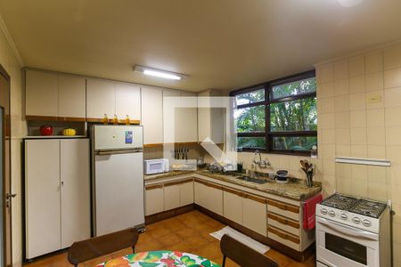 Casa à venda com 300m², 4 quartos e 2 vagas Casa à venda com 300m², 4 quartos e 2 vagasCozinha