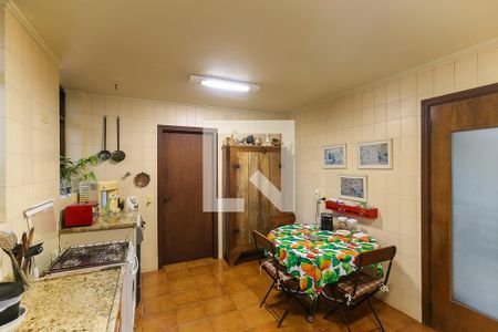 Casa à venda com 300m², 4 quartos e 2 vagas Casa à venda com 300m², 4 quartos e 2 vagasCozinha