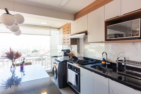Cozinha de apartamento para alugar com 2 quartos, 50m² em Quitaúna, Osasco