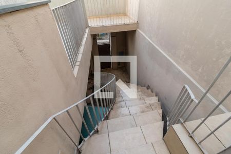 Casa à venda com 141m², 2 quartos e 2 vagasEscada da Garagem