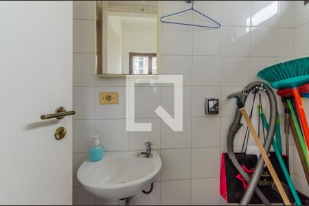 Apartamento à venda com 127m², 3 quartos e 2 vagas Apartamento à venda com 127m², 3 quartos e 2 vagasBanheiro de serviço