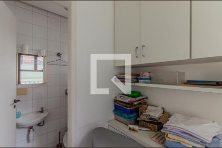 Apartamento à venda com 127m², 3 quartos e 2 vagas Apartamento à venda com 127m², 3 quartos e 2 vagasQuarto de Serviço