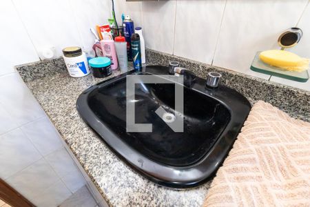 Casa à venda com 240m², 3 quartos e 4 vagasBanheiro 2