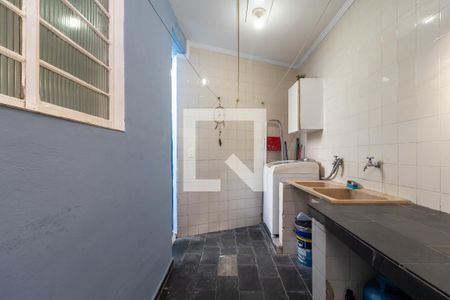 Casa à venda com 240m², 3 quartos e 4 vagasÁrea de Serviço