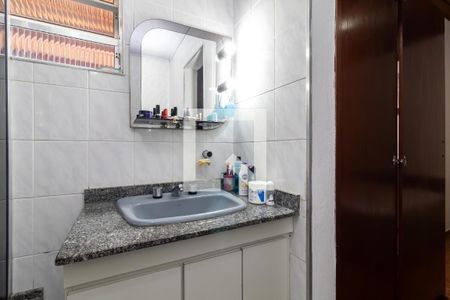 Casa à venda com 240m², 3 quartos e 4 vagasBanheiro da Suíte