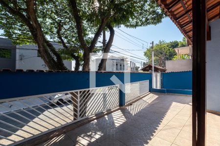 Casa à venda com 240m², 3 quartos e 4 vagasQuintal Frontal