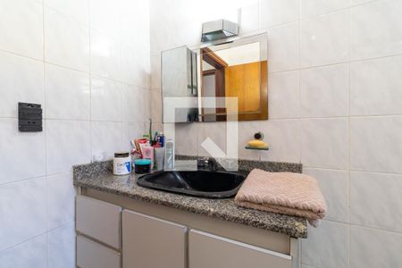 Casa à venda com 240m², 3 quartos e 4 vagasBanheiro 2