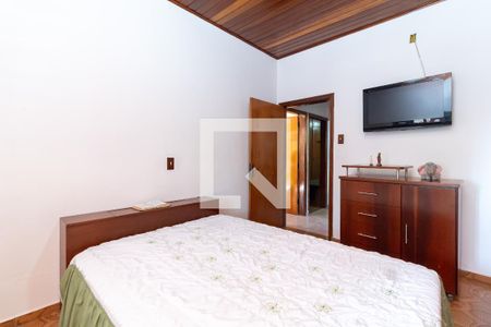 Casa à venda com 240m², 3 quartos e 4 vagasSuíte