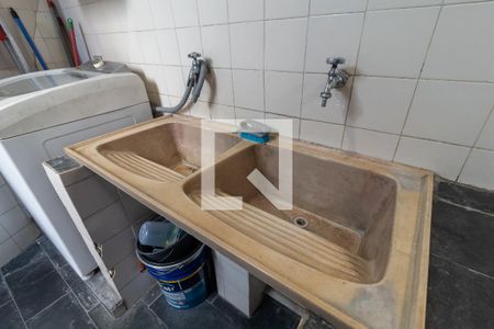 Casa à venda com 240m², 3 quartos e 4 vagasÁrea de Serviço