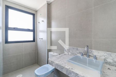 Apartamento à venda com 196m², 4 quartos e 3 vagasBanheiro da Suíte 2