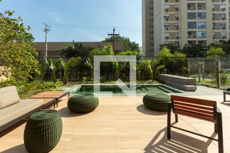 Apartamento à venda com 71m², 2 quartos e 1 vaga Apartamento à venda com 71m², 2 quartos e 1 vagaÁrea comum - Piscina