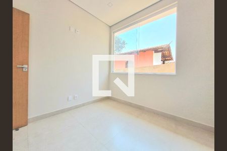 Casa de condomínio à venda com 225m², 5 quartos e 3 vagasQuarto 4