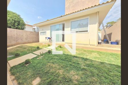 Casa de condomínio à venda com 225m², 5 quartos e 3 vagasQuintal