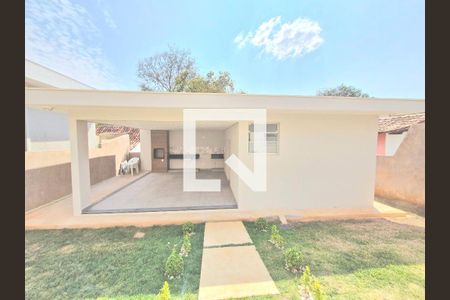 Casa de condomínio à venda com 225m², 5 quartos e 3 vagasChurrasqueira